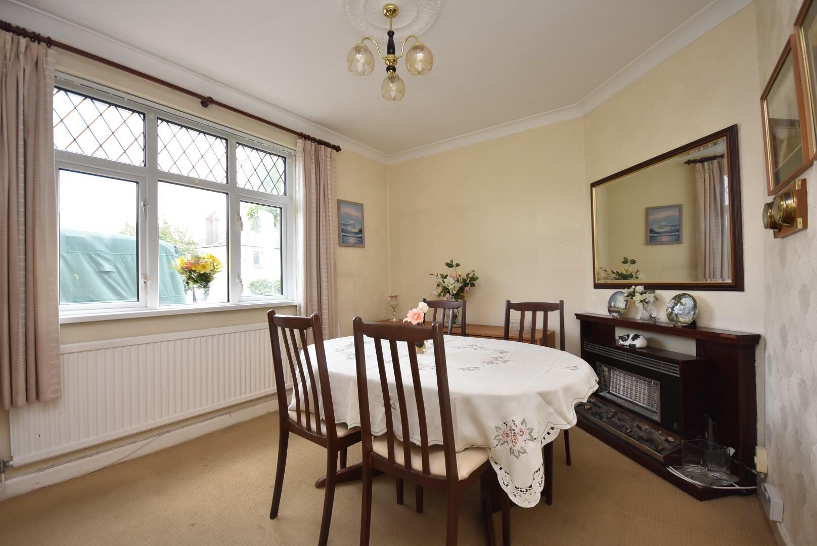 63 Coleridge Avenue, Penarth, CF64 2SR